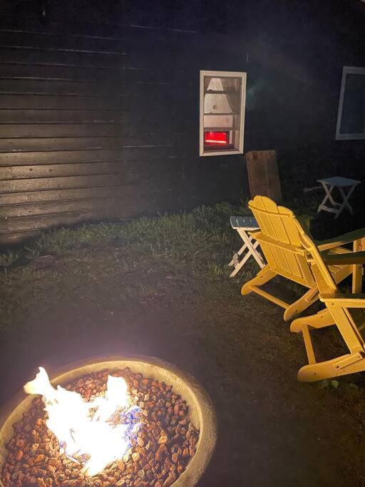 Campfire Cottage Fireplace, Fire Pit & No Chores! Kingston Exterior photo